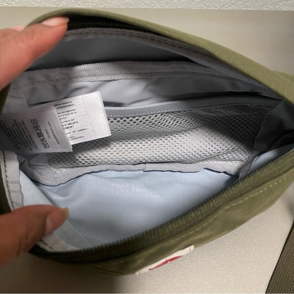 NWT FJALLRAVEN ULVO EVERYDAY OUTDOOR HIP PACK  MEDIUM IN LAUREL GREEN - Picture 9 of 14